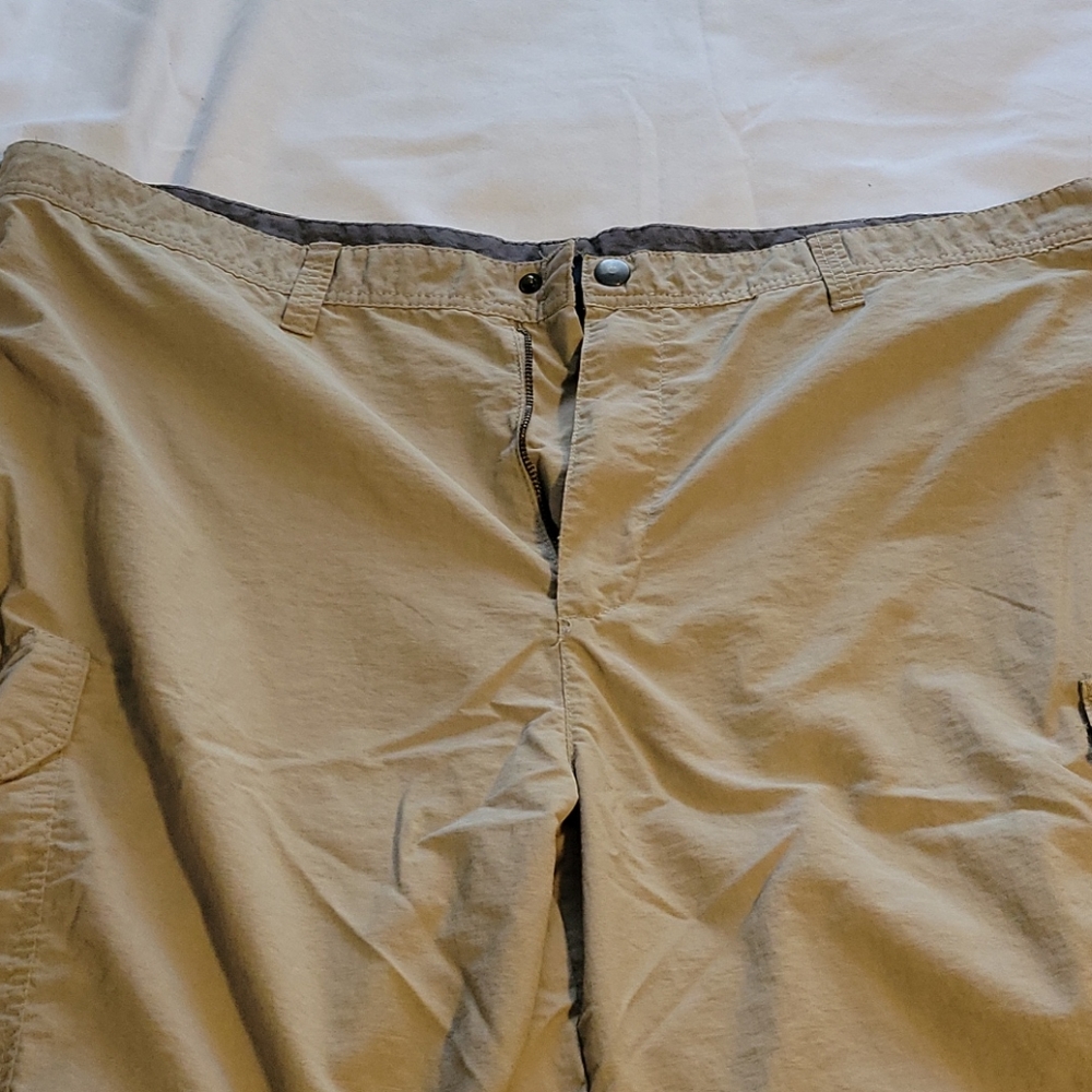 Men's Khaki Cargo shorts